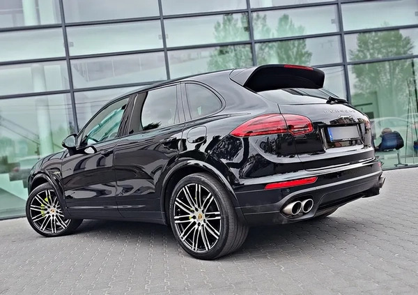 Porsche Cayenne cena 159900 przebieg: 130000, rok produkcji 2017 z Lubień Kujawski małe 781